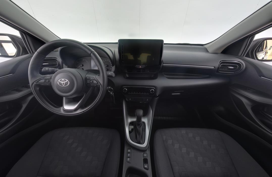 TOYOTA YARIS 2025