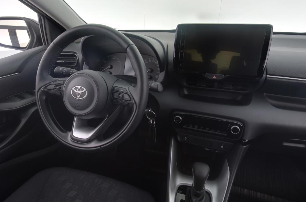 TOYOTA YARIS 2025