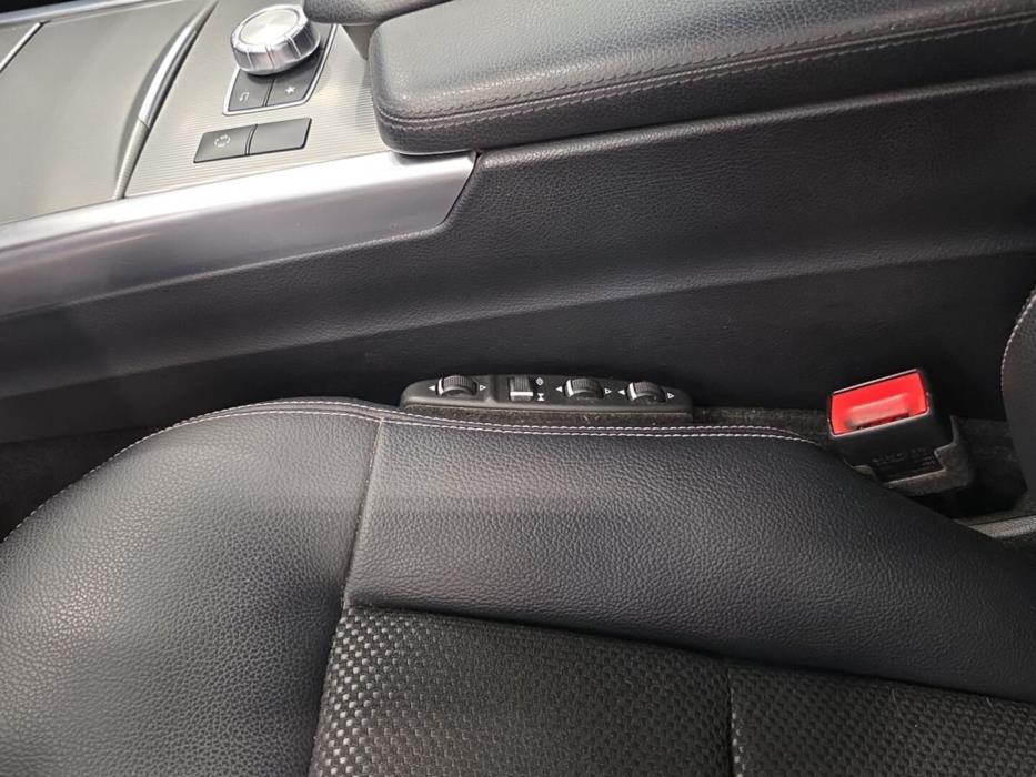 MERCEDES-BENZ E 2015