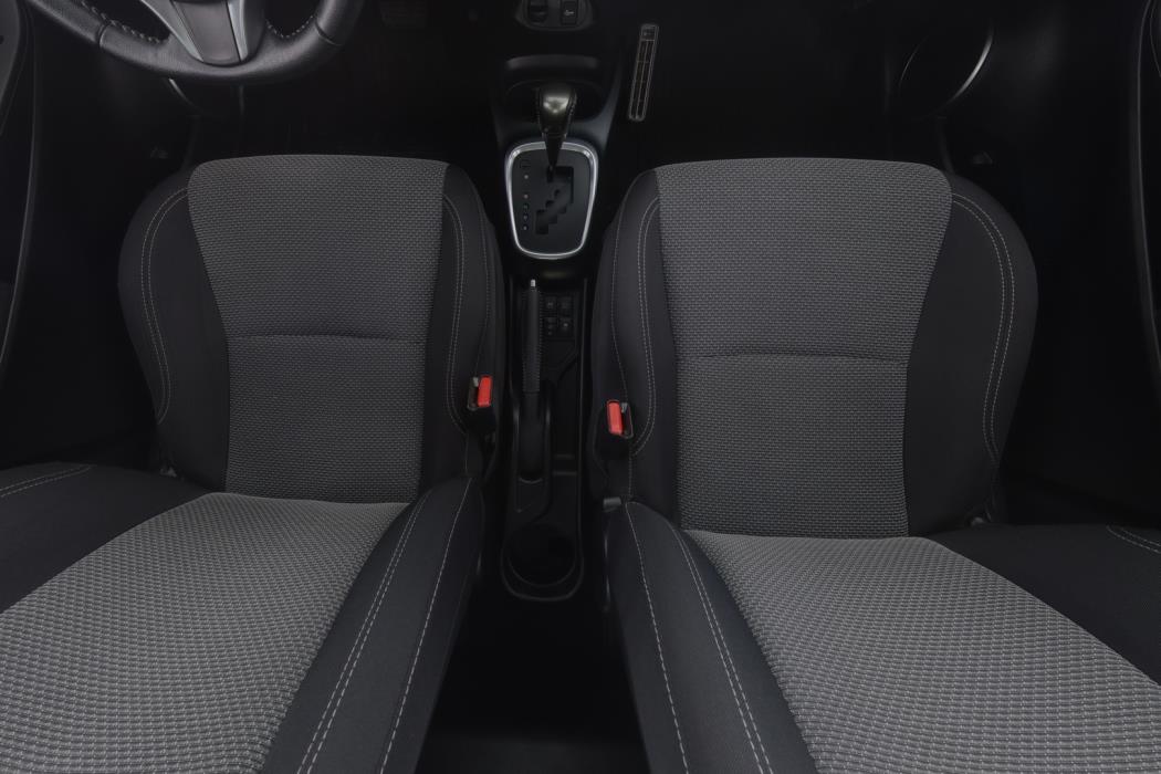 TOYOTA Yaris 2015