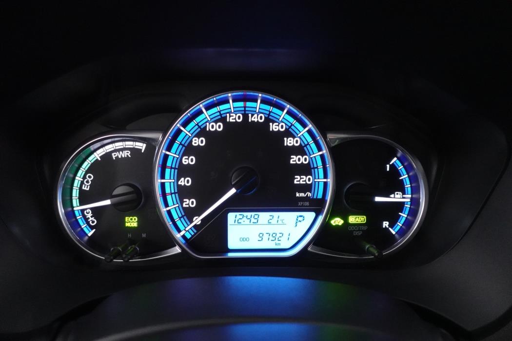 TOYOTA Yaris 2015