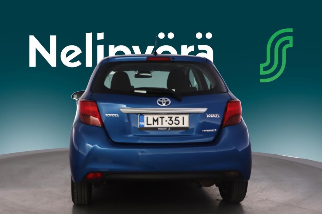 TOYOTA Yaris 2015