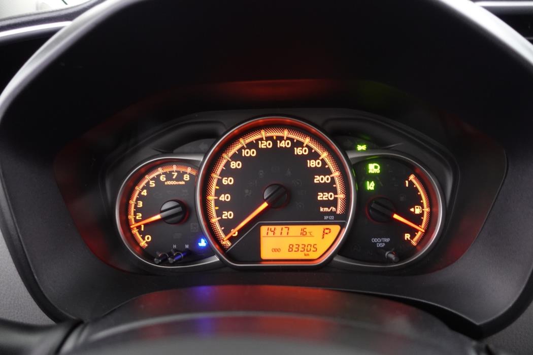 TOYOTA Yaris 2016