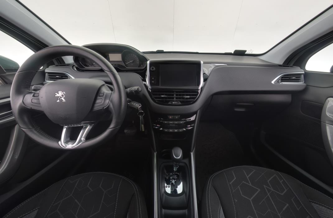 PEUGEOT 2008 2018