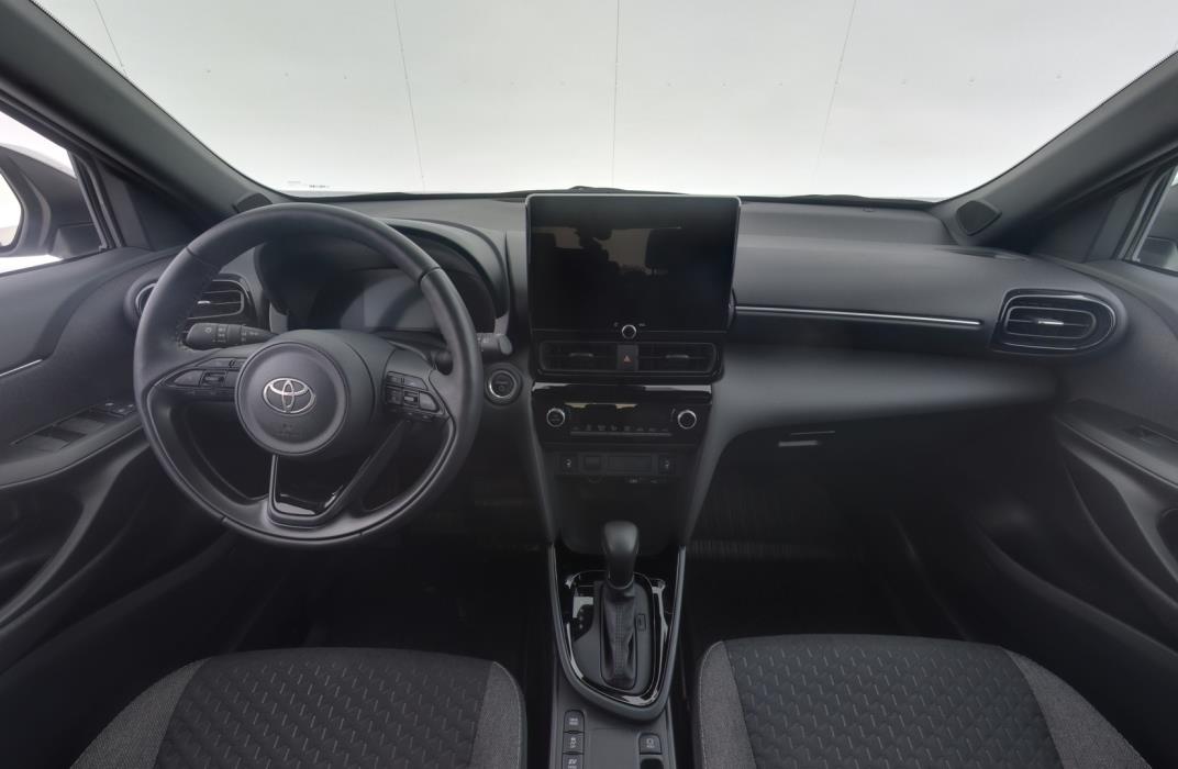 TOYOTA Yaris Cross 2025