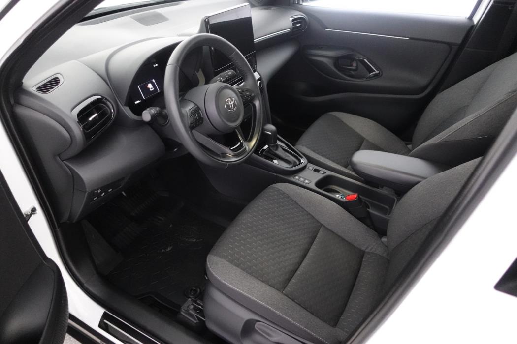 TOYOTA Yaris Cross 2025