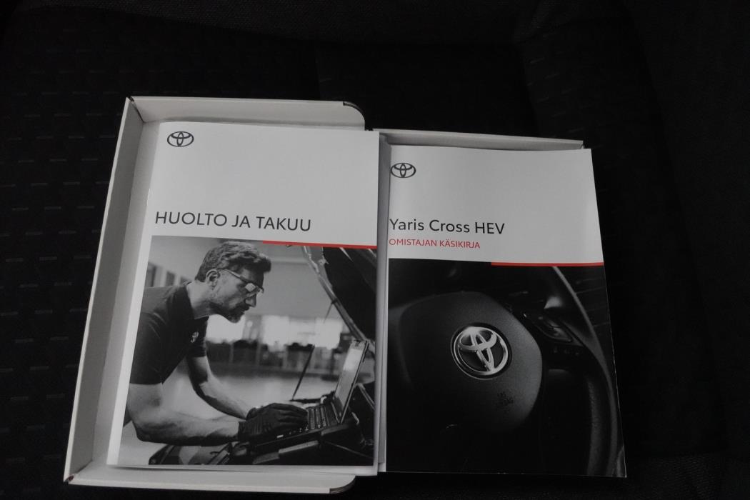 TOYOTA Yaris Cross 2025