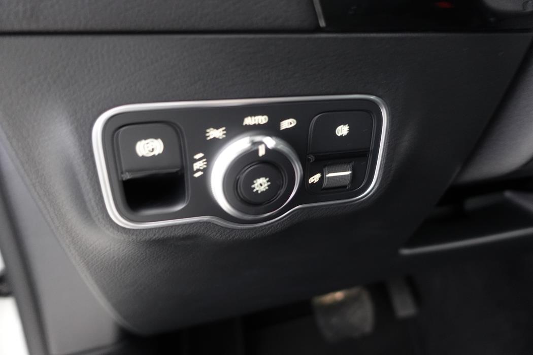 MERCEDES-BENZ EQA 2024