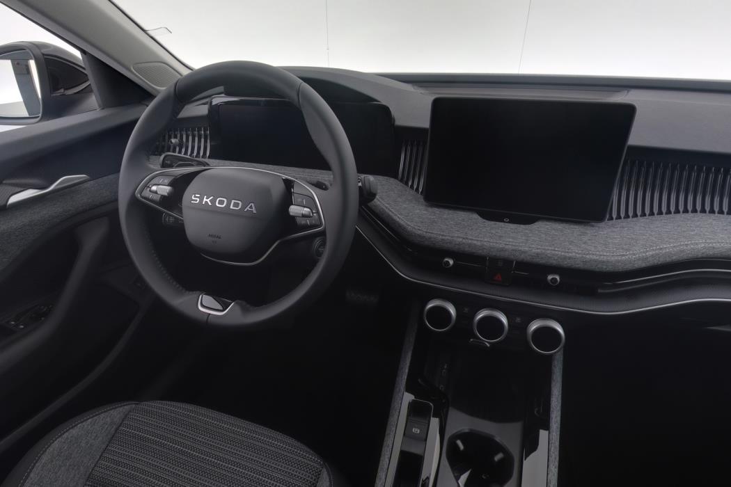SKODA SUPERB 2026