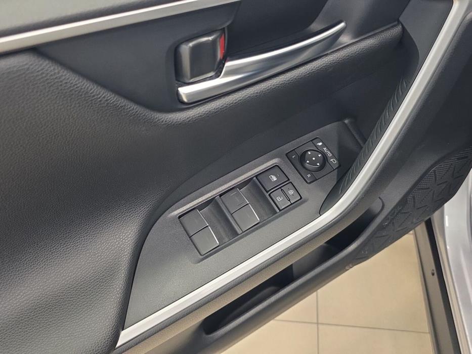 TOYOTA RAV 4 2024