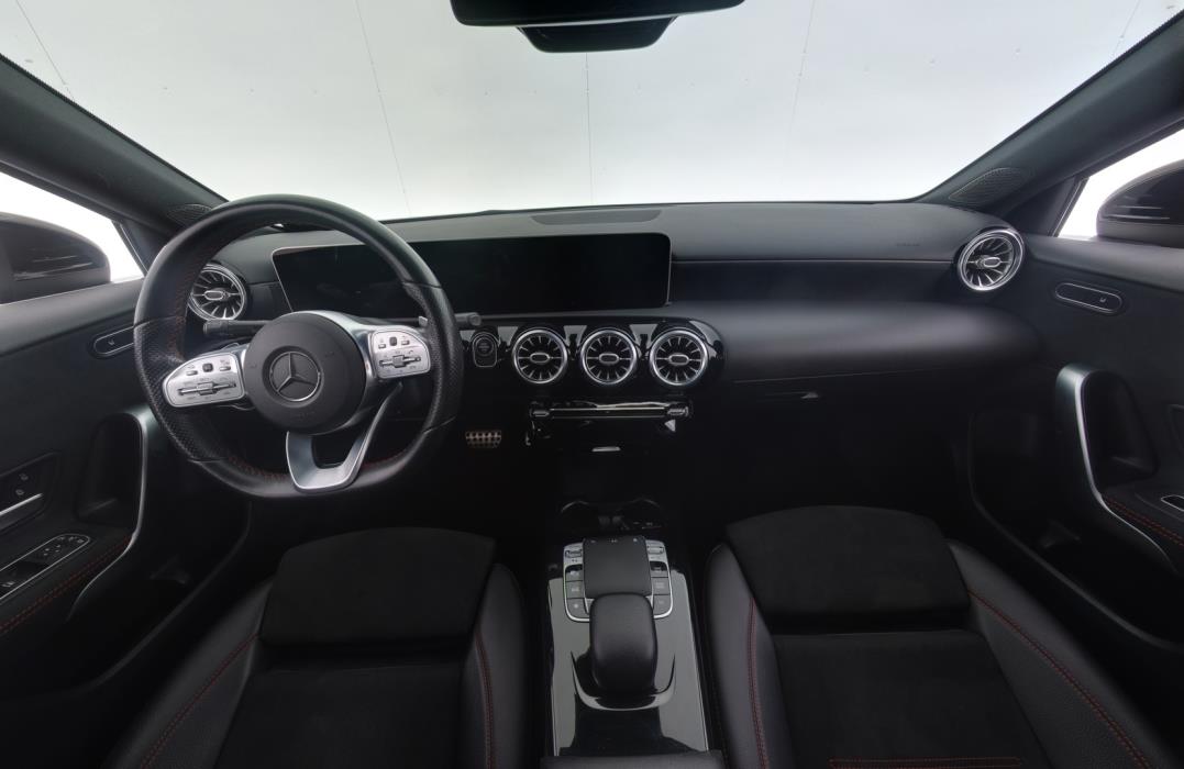 MERCEDES-BENZ A 2020