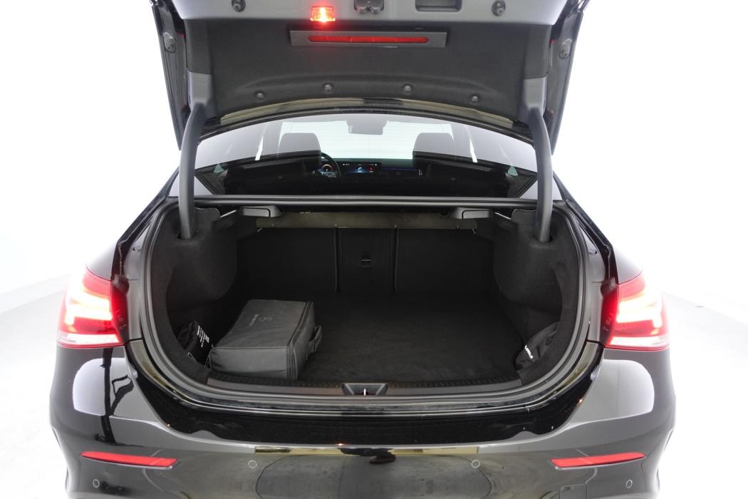 MERCEDES-BENZ A 2020