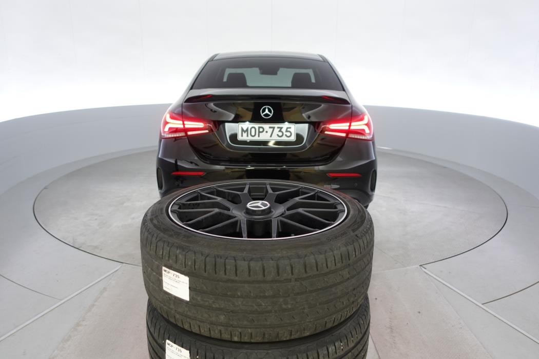 MERCEDES-BENZ A 2020