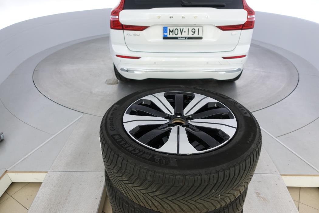 VOLVO XC60 2022