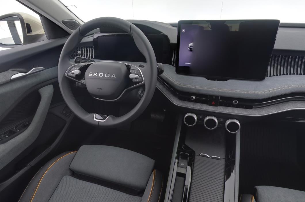 SKODA SUPERB 2025