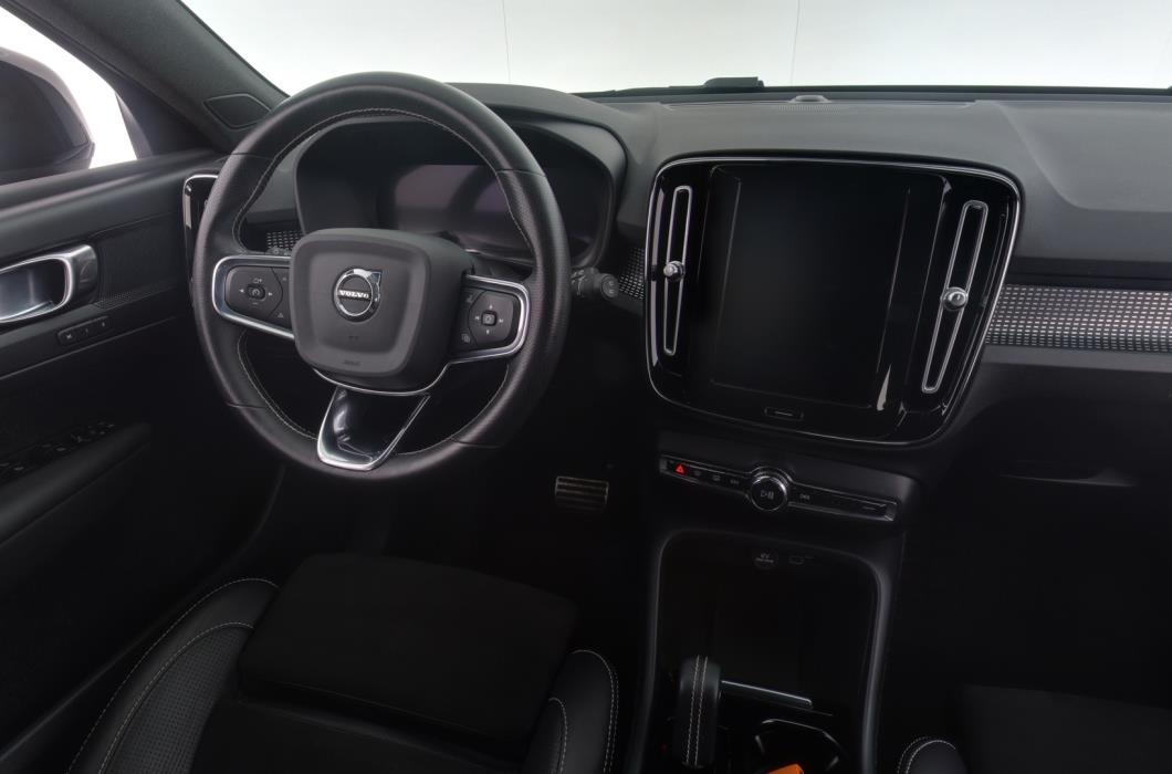 VOLVO XC40 2021