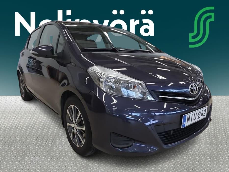 TOYOTA Yaris 2013
