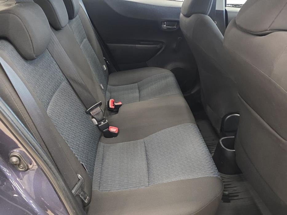 TOYOTA Yaris 2013