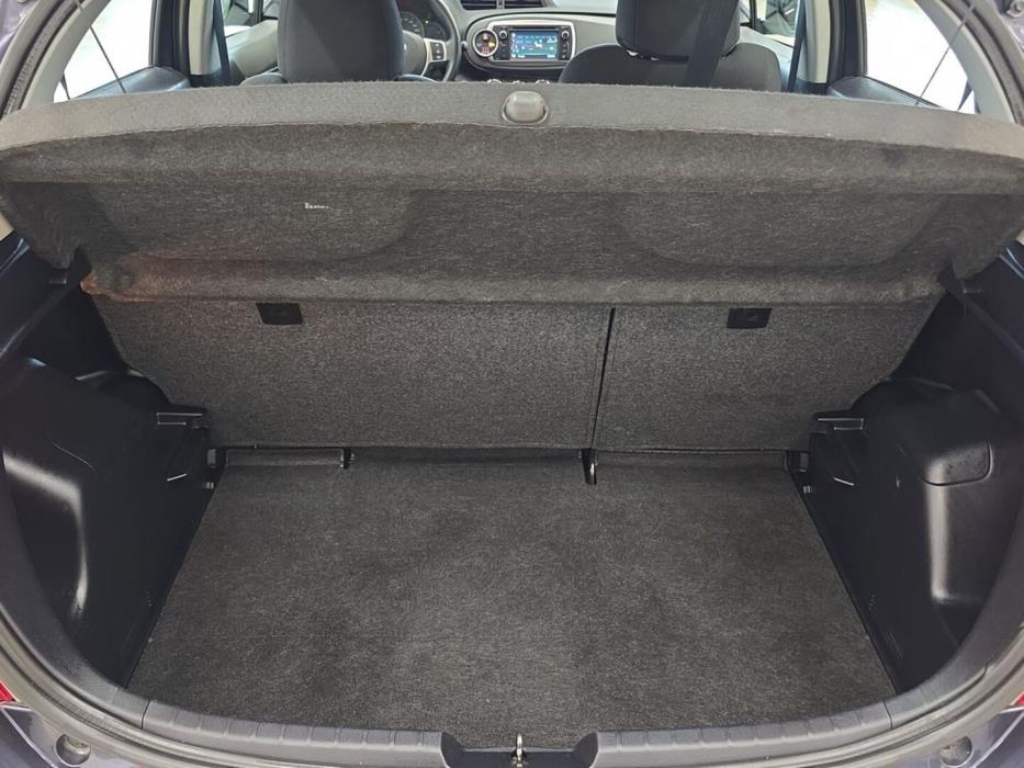 TOYOTA Yaris 2013