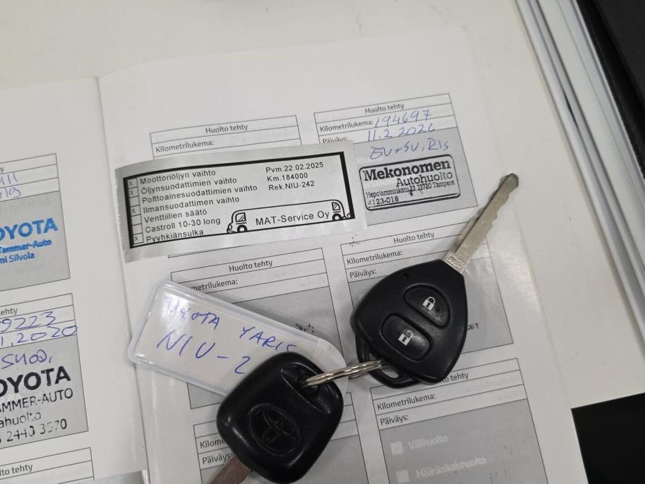 TOYOTA Yaris 2013