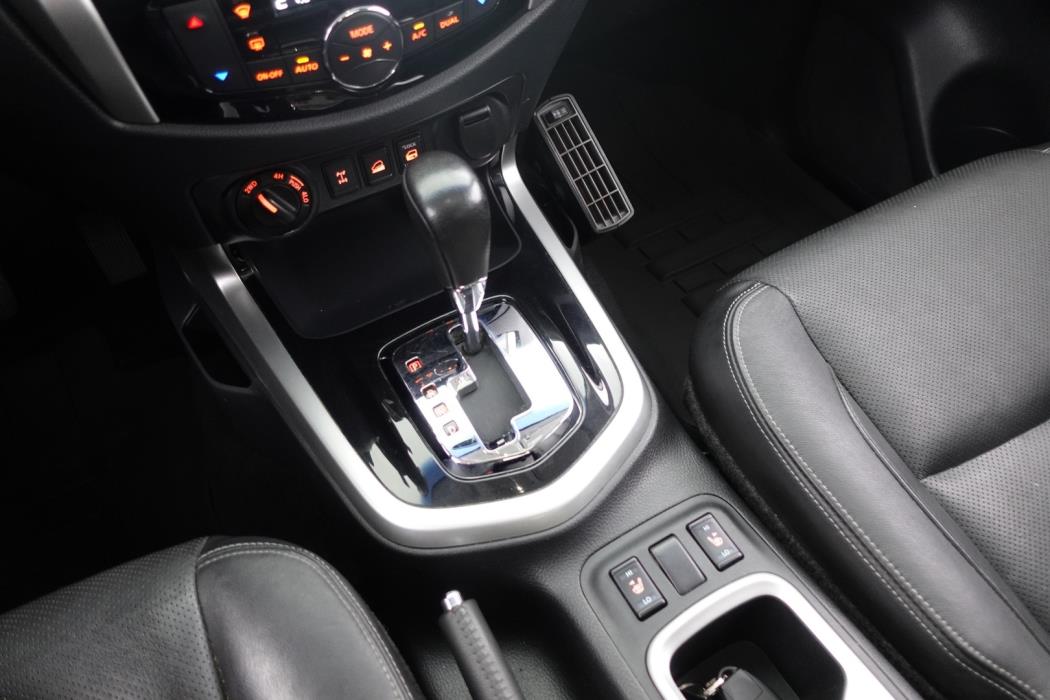 NISSAN Navara 2016