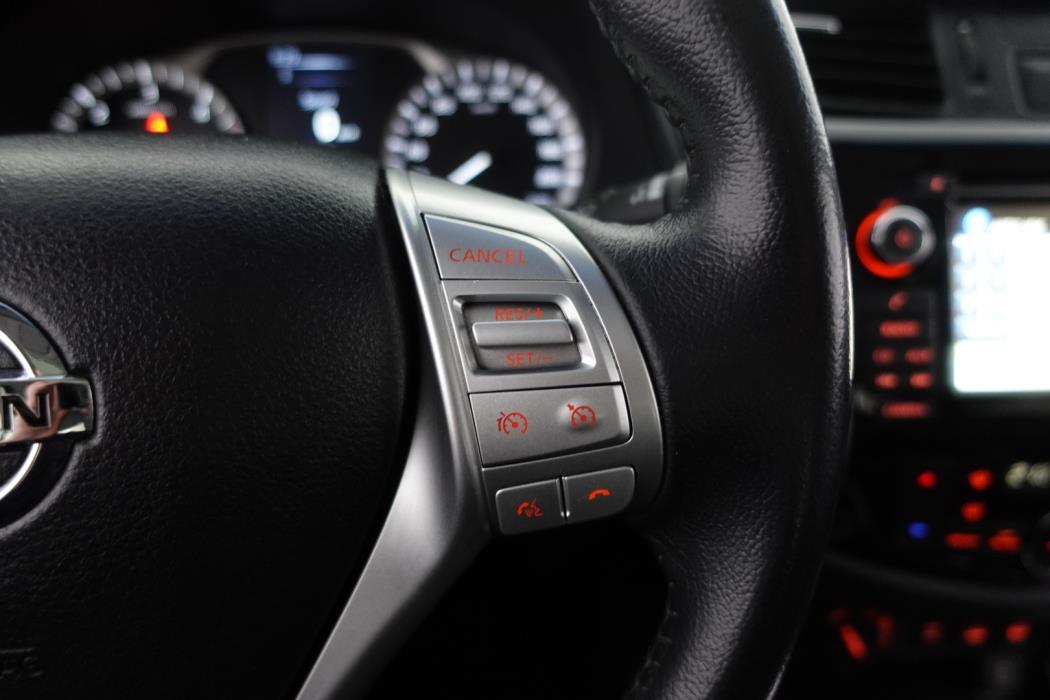 NISSAN Navara 2016
