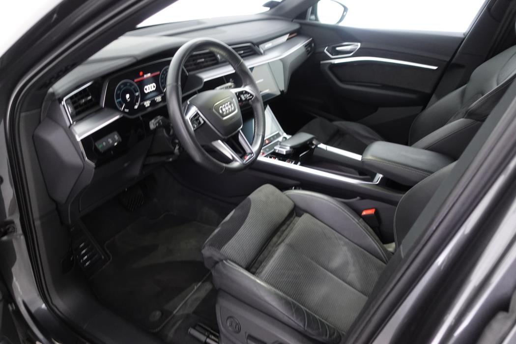 AUDI e-tron 2021
