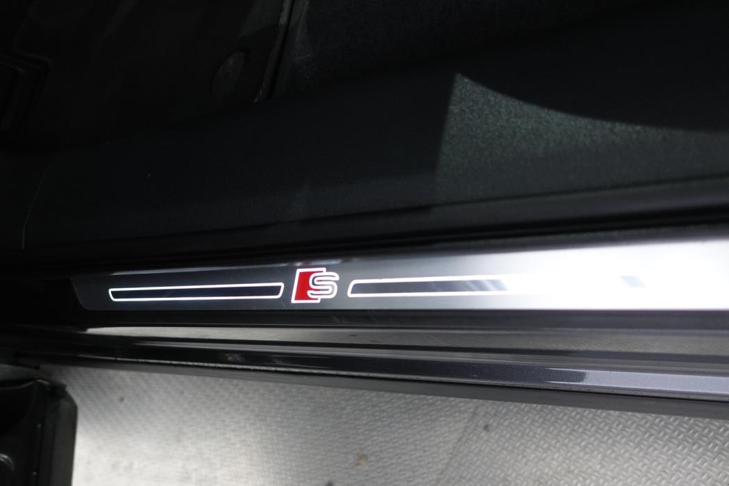 AUDI e-tron 2021
