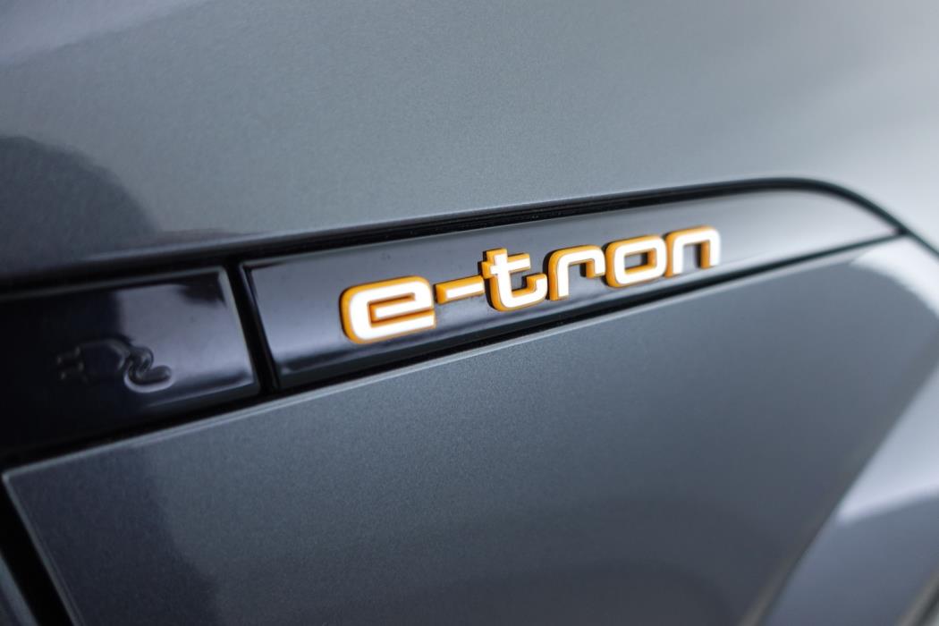 AUDI e-tron 2021