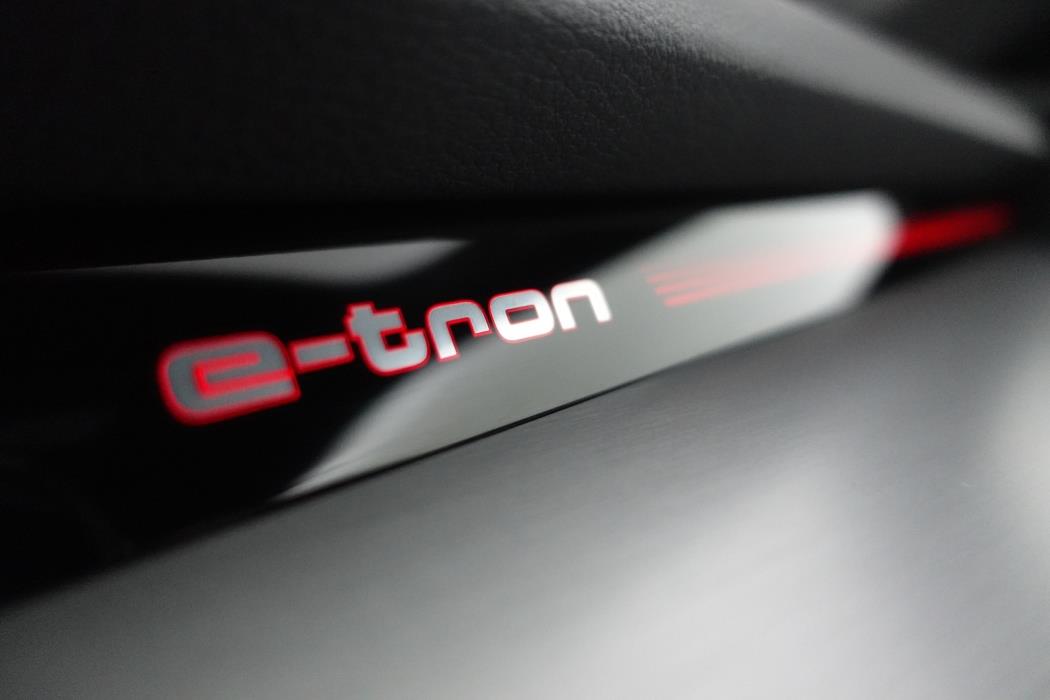 AUDI e-tron 2021