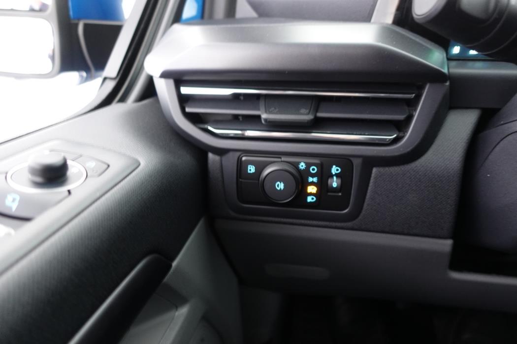 FORD TOURNEO CUSTOM 2026