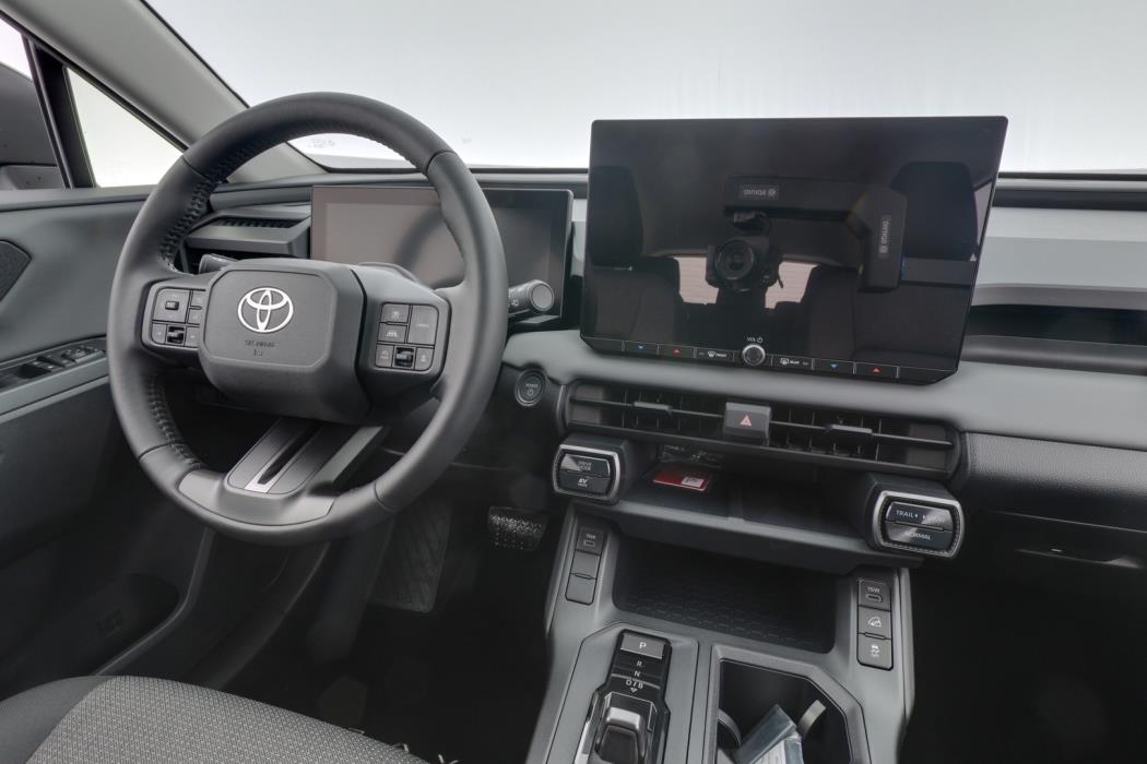 TOYOTA RAV4 2026