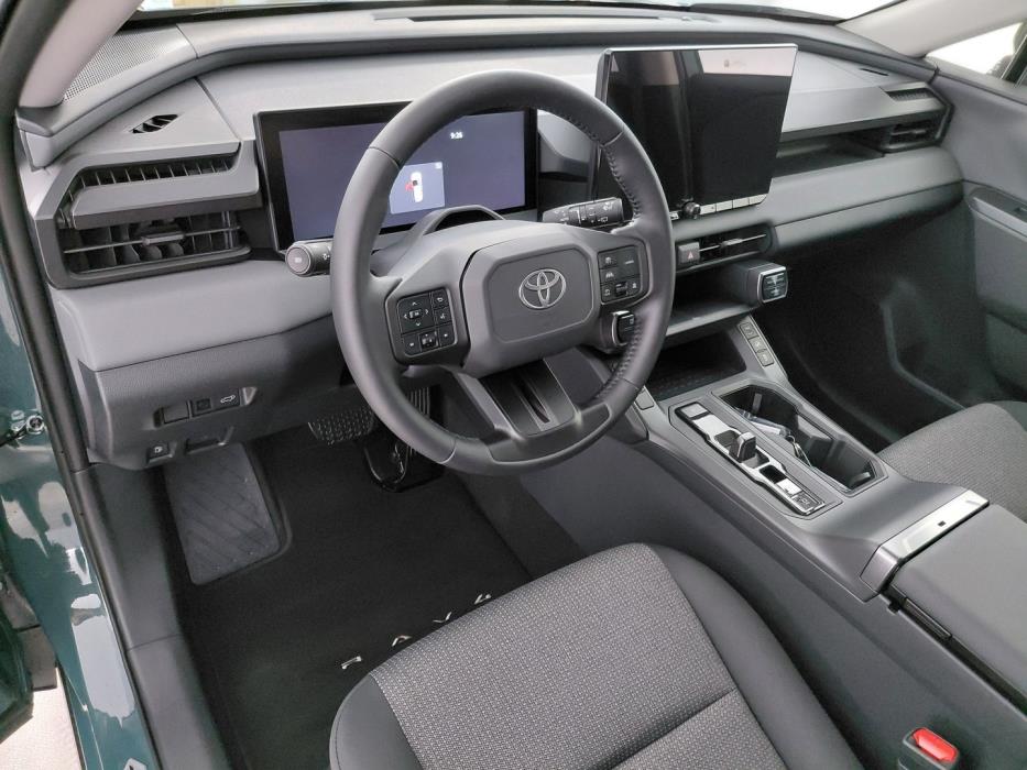 TOYOTA RAV4 2026
