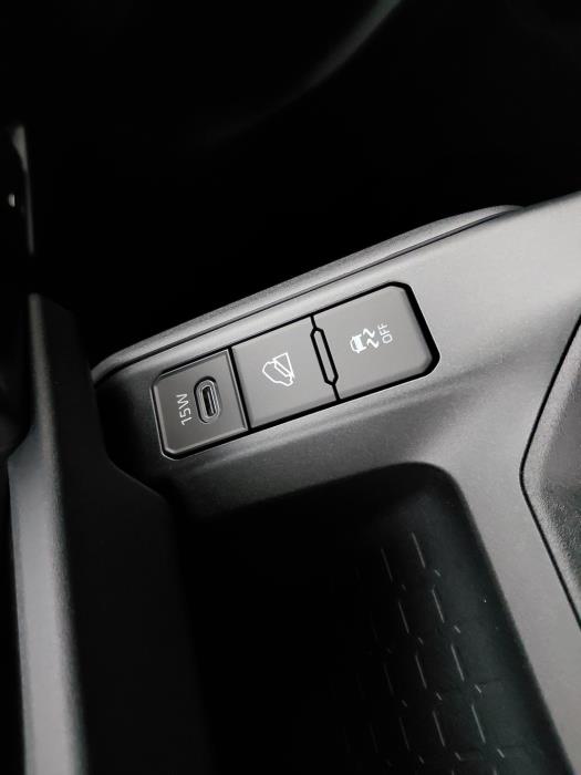 TOYOTA RAV4 2026