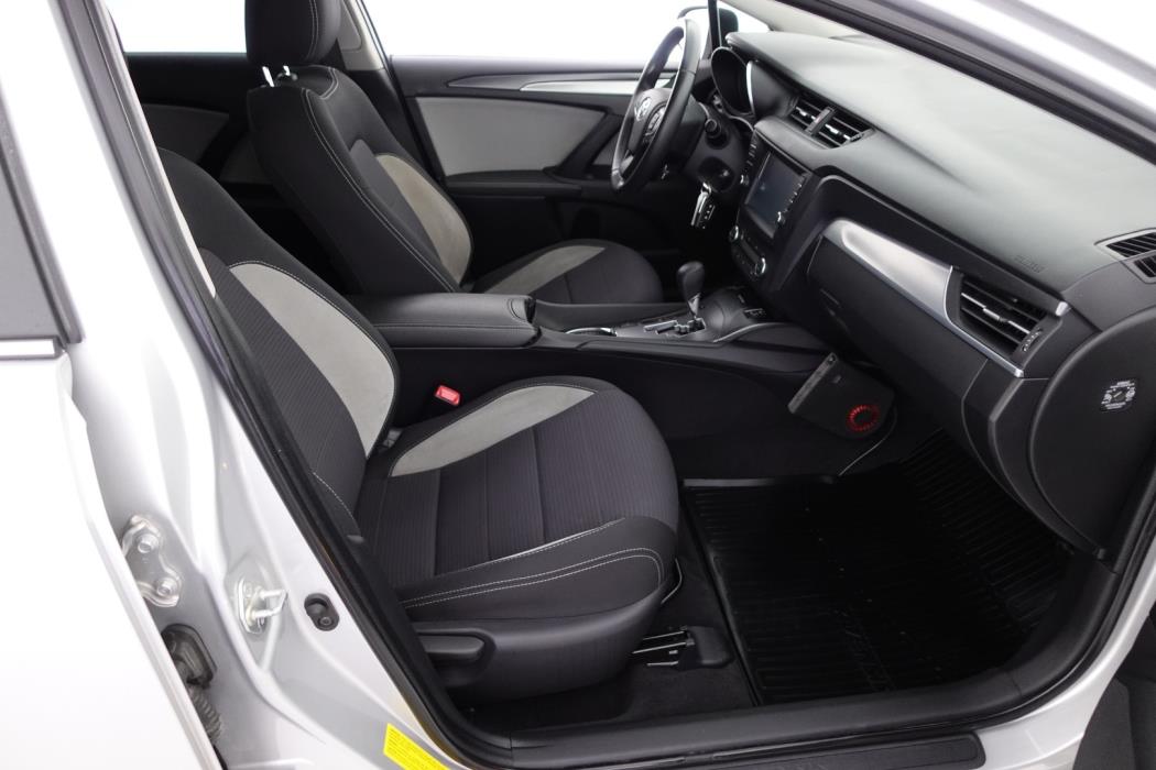TOYOTA Avensis 2017