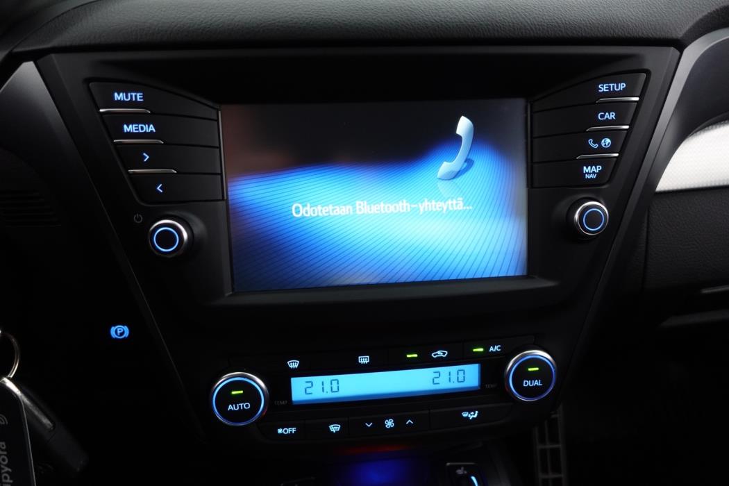 TOYOTA Avensis 2017