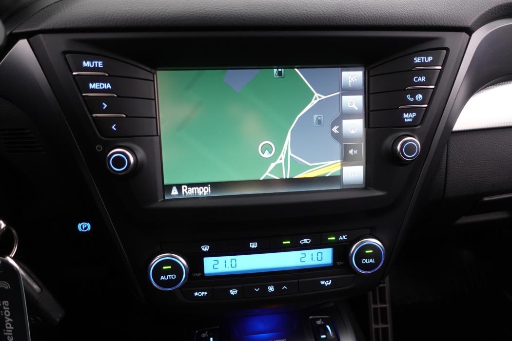 TOYOTA Avensis 2017