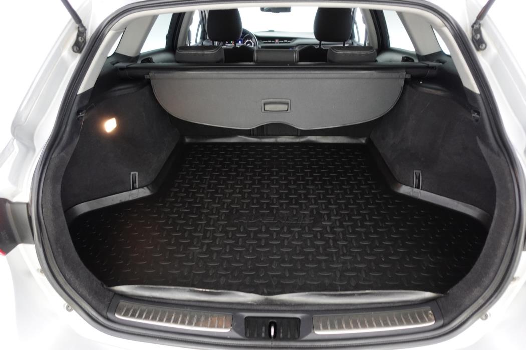 TOYOTA Avensis 2017