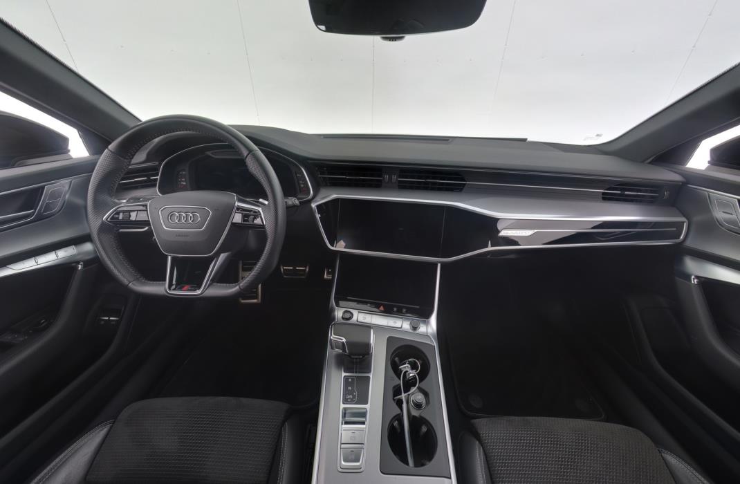 AUDI A6 2021