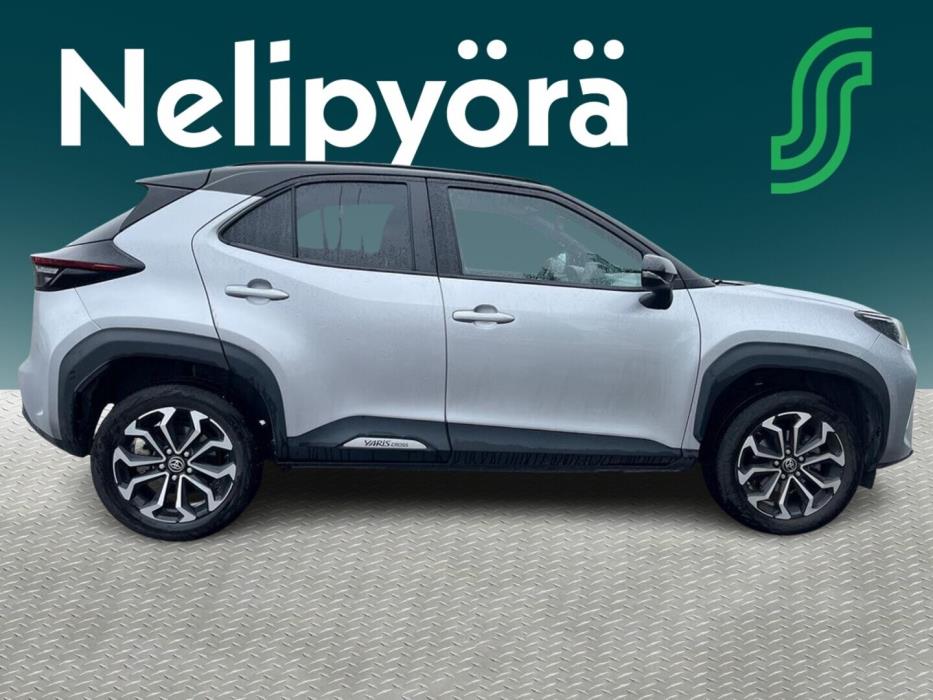 TOYOTA Yaris Cross 2023
