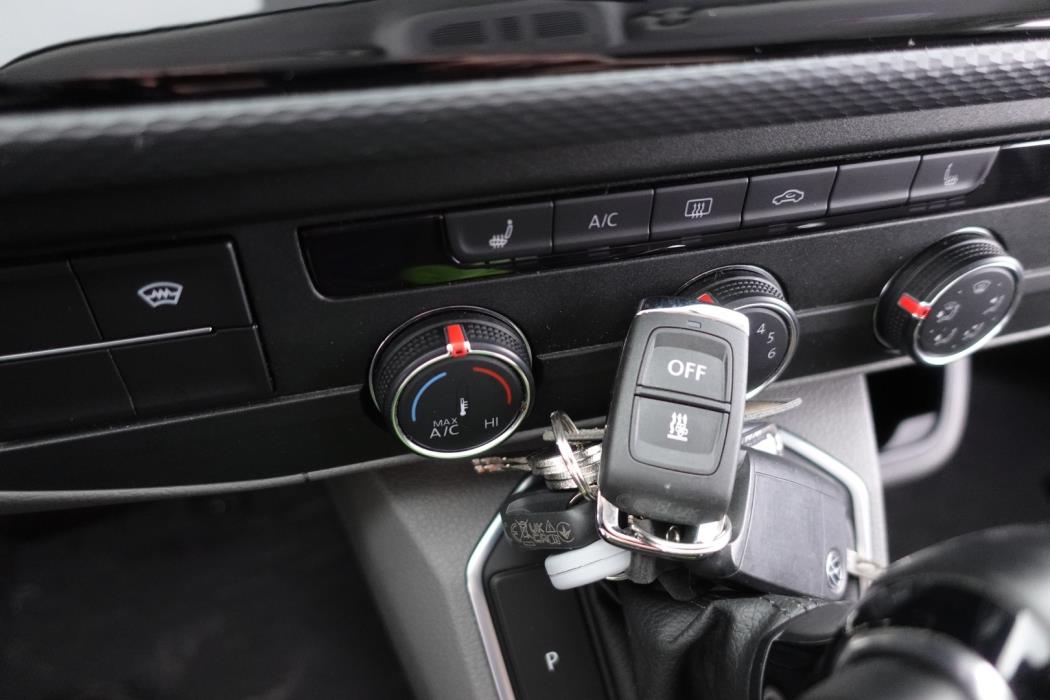 VOLKSWAGEN Transporter 2023