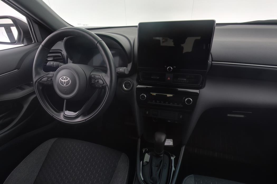 TOYOTA Yaris Cross 2025