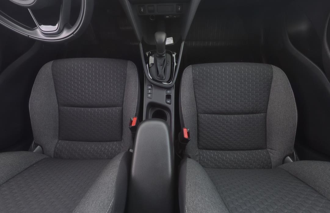 TOYOTA Yaris Cross 2025