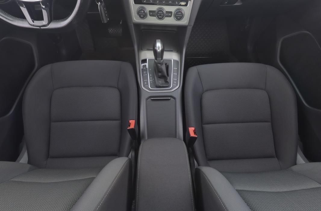 VOLKSWAGEN Golf Sportsvan 2016