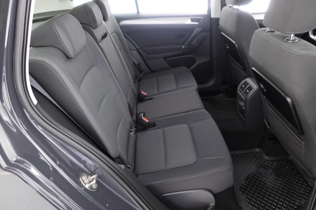 VOLKSWAGEN Golf Sportsvan 2016