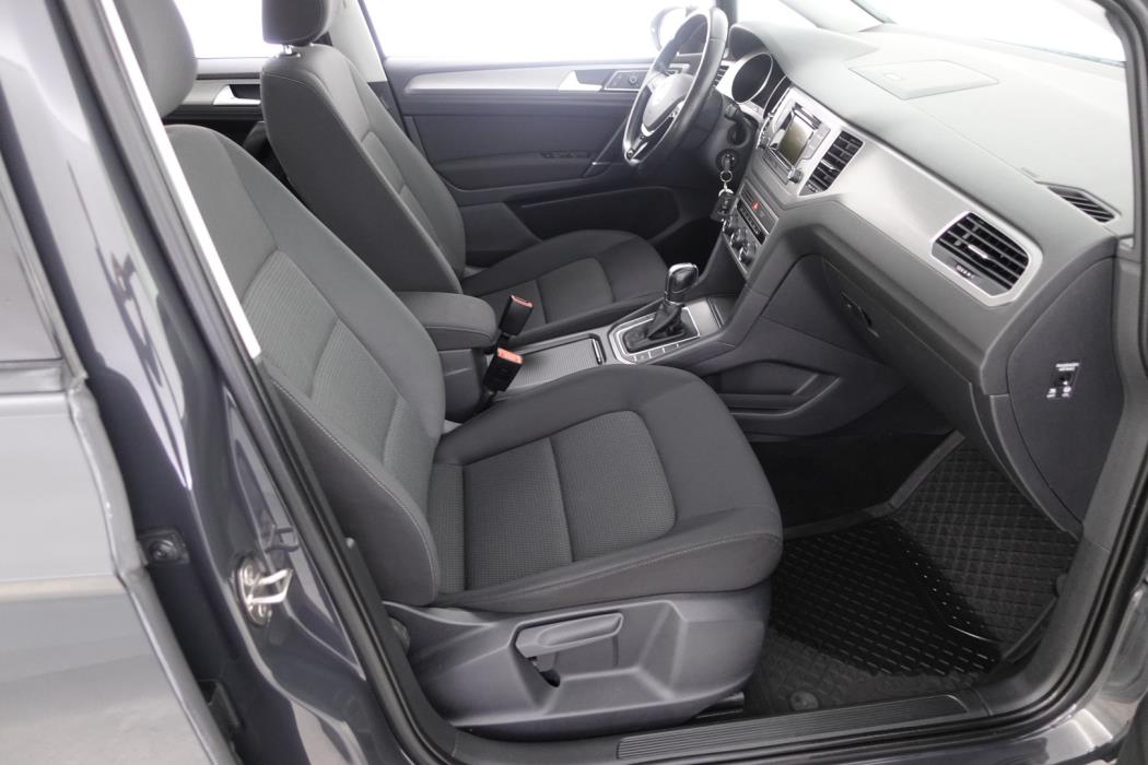 VOLKSWAGEN Golf Sportsvan 2016