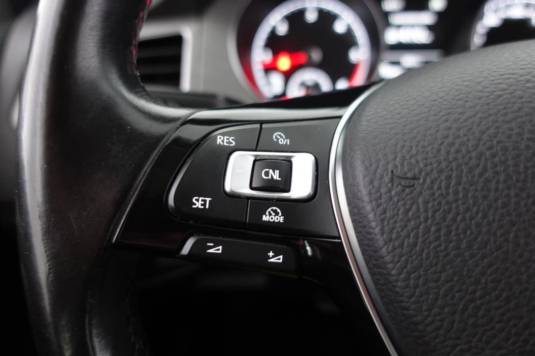 VOLKSWAGEN Golf Sportsvan 2016