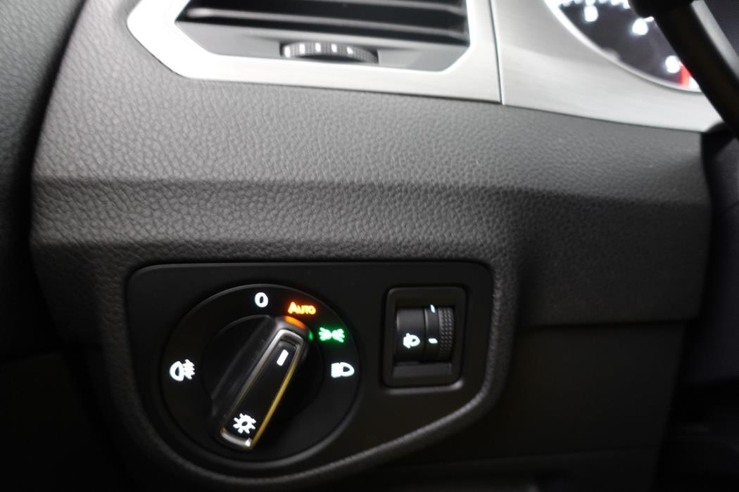 VOLKSWAGEN Golf Sportsvan 2016