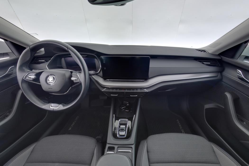 SKODA Octavia 2024