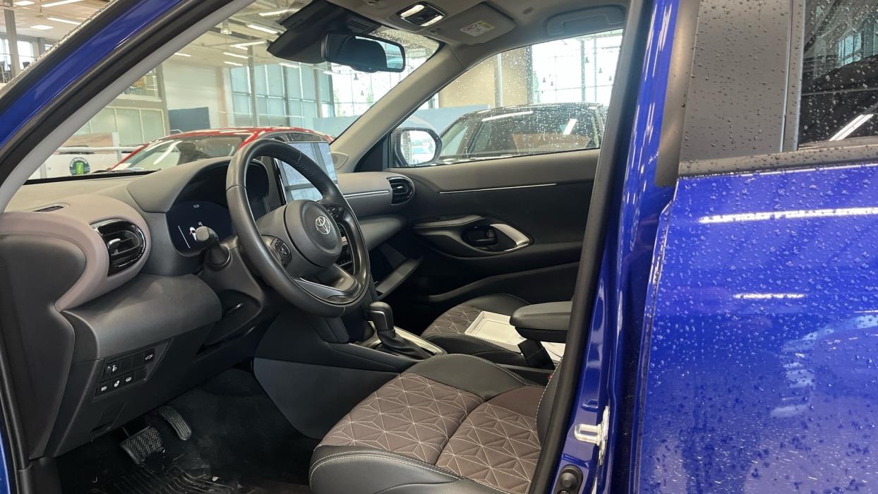 TOYOTA Yaris Cross 2024